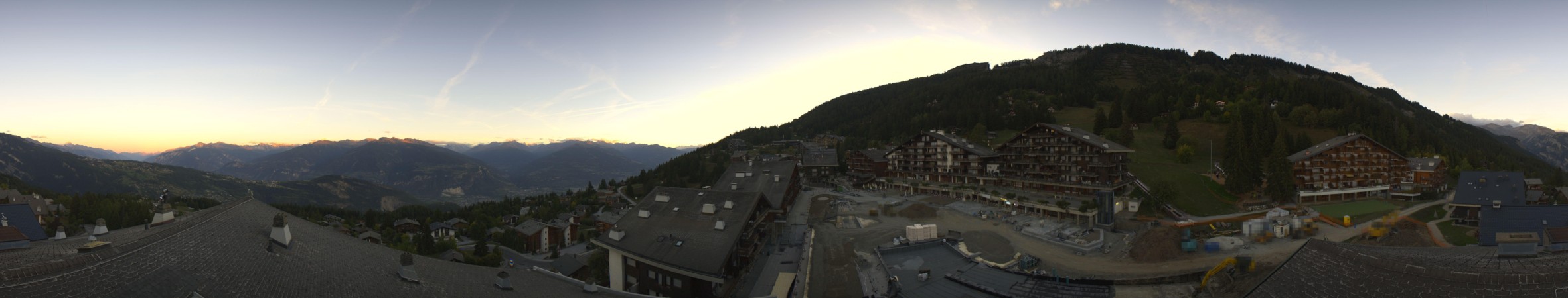 Anzère Tourisme Anzère - Village snow cam captured at 23 September 2026 at 7:29 pm GMT+2