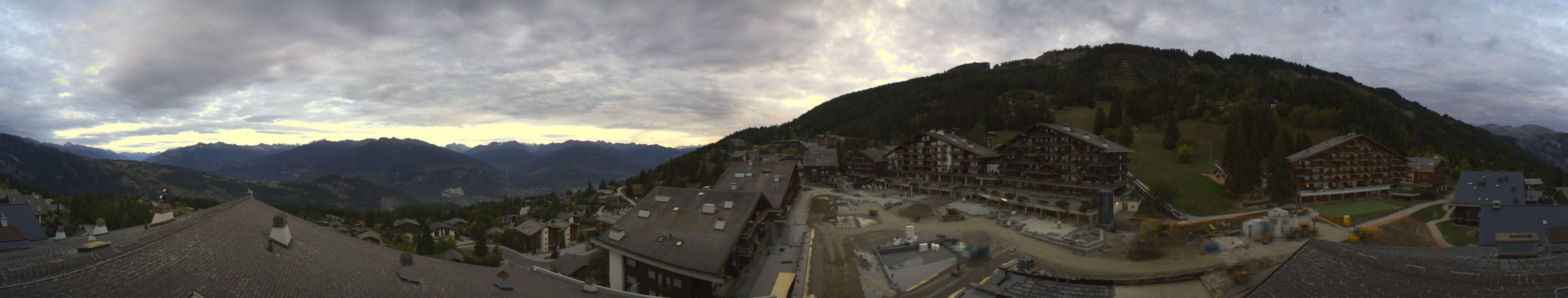 Anzère Tourisme Anzère - Village snow cam captured at 24 September 2026 at 7:21 pm GMT+2
