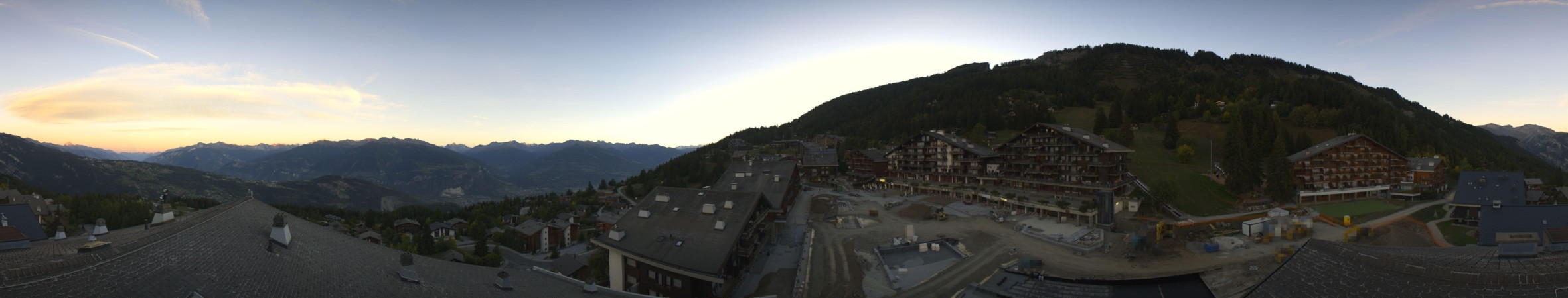 Anzère Tourisme Anzère - Village snow cam captured at 25 September 2026 at 7:33 pm GMT+2