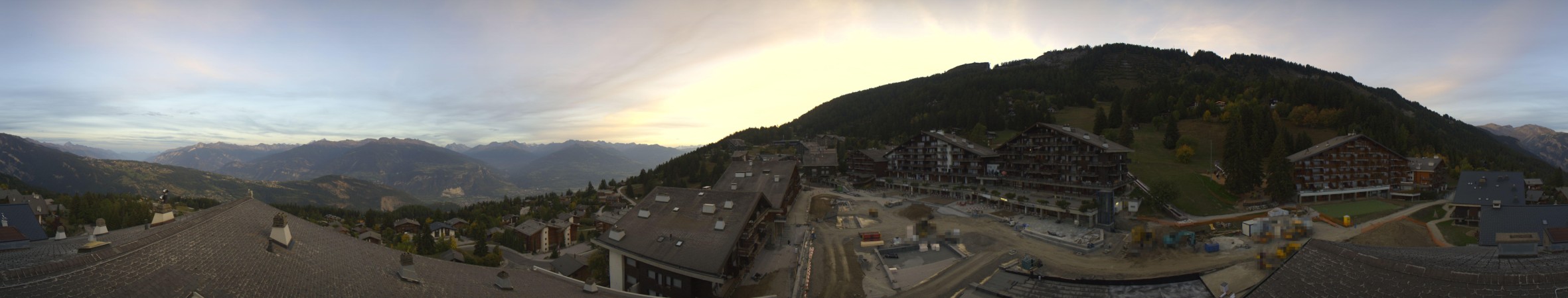 Anzère Tourisme Anzère - Village snow cam captured at 28 September 2026 at 7:30 pm GMT+2