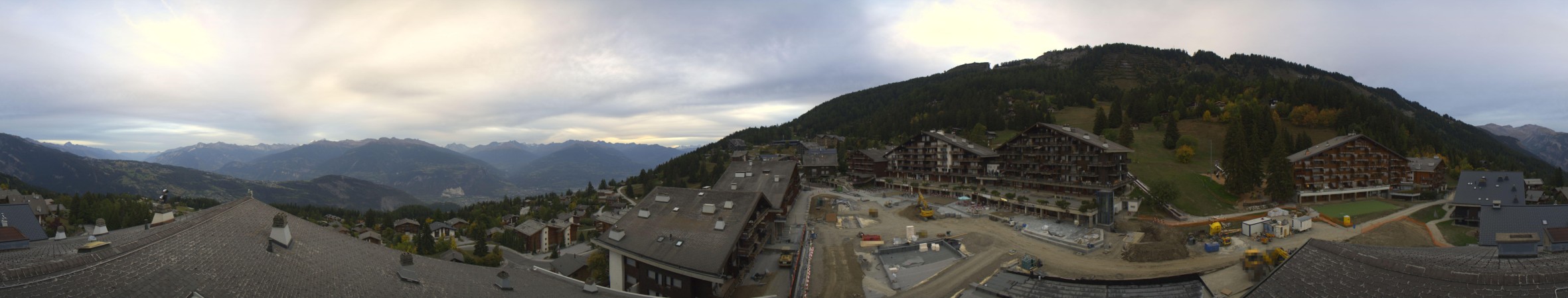 Anzère Tourisme Anzère - Village snow cam captured at 29 September 2026 at 7:29 pm GMT+2