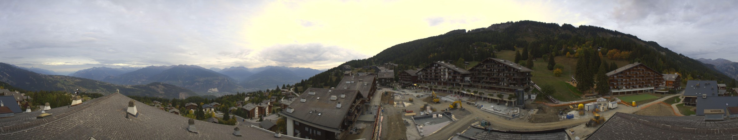 Anzère Tourisme Anzère - Village snow cam captured at 30 September 2026 at 7:18 pm GMT+2