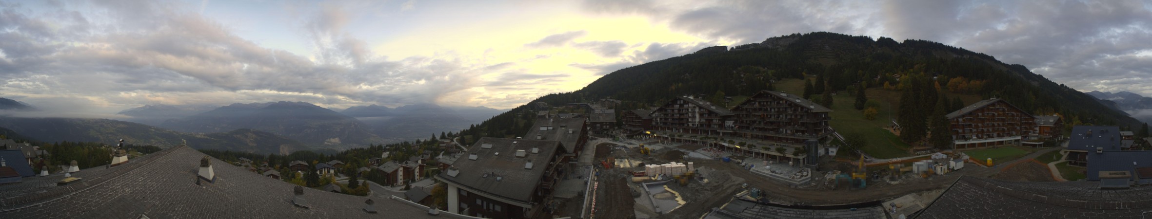 Anzère Tourisme Anzère - Village snow cam captured at 2 October 2026 at 7:31 pm GMT+2