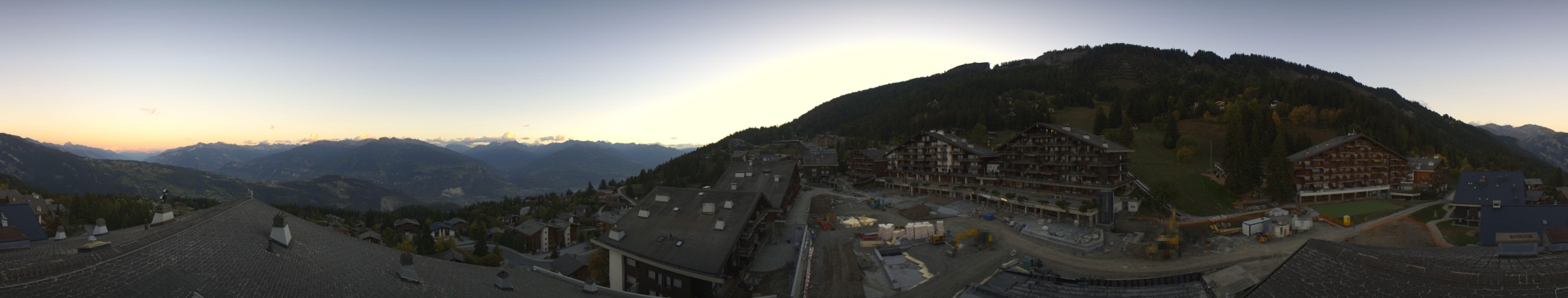 Anzère Tourisme Anzère - Village snow cam captured at 5 October 2026 at 7:14 pm GMT+2