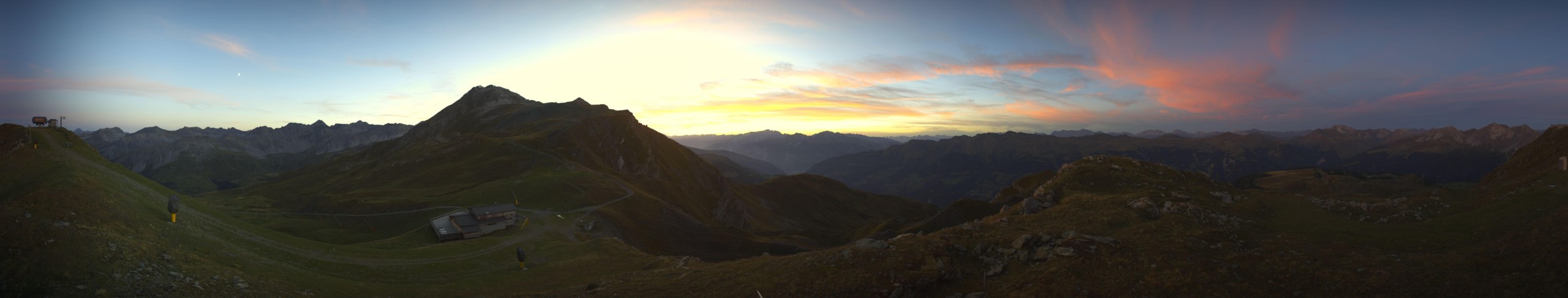 Arosa Bergbahnen Brüggerhorn snow cam captured at 19 September 2026 at 7:52 pm GMT+2