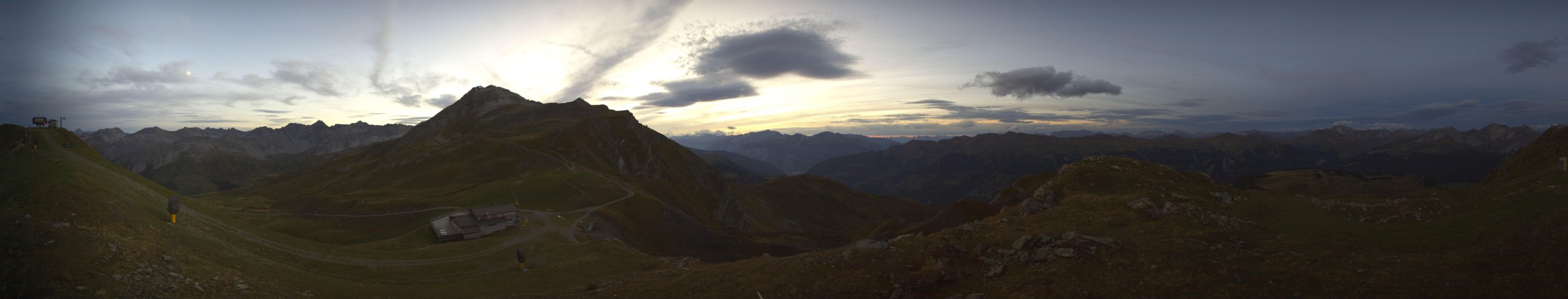 Arosa Bergbahnen Brüggerhorn snow cam captured at 20 September 2026 at 7:49 pm GMT+2