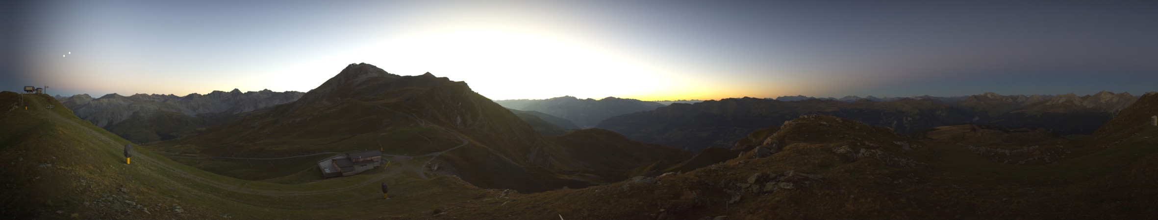 Arosa Bergbahnen Brüggerhorn snow cam captured at 22 September 2026 at 7:50 pm GMT+2