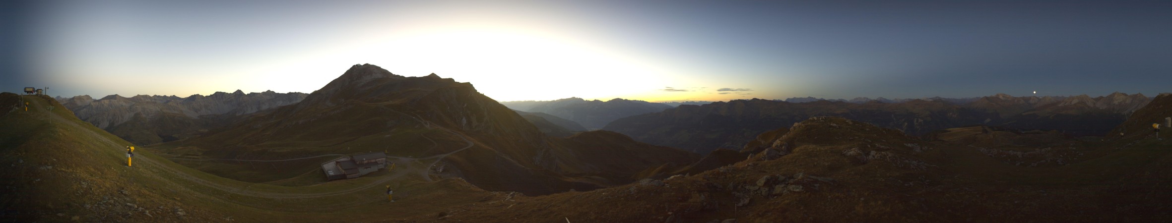 Arosa Bergbahnen Brüggerhorn snow cam captured at 27 September 2026 at 7:44 pm GMT+2