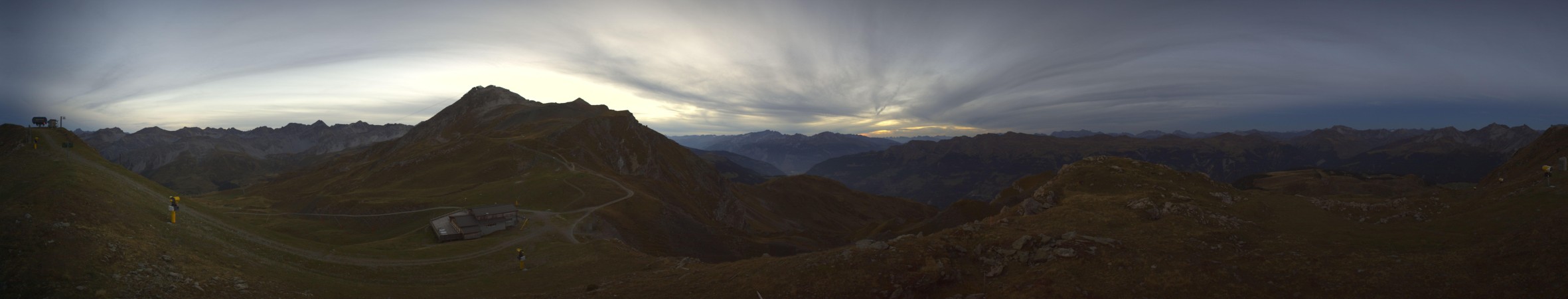 Arosa Bergbahnen Brüggerhorn snow cam captured at 29 September 2026 at 7:29 pm GMT+2