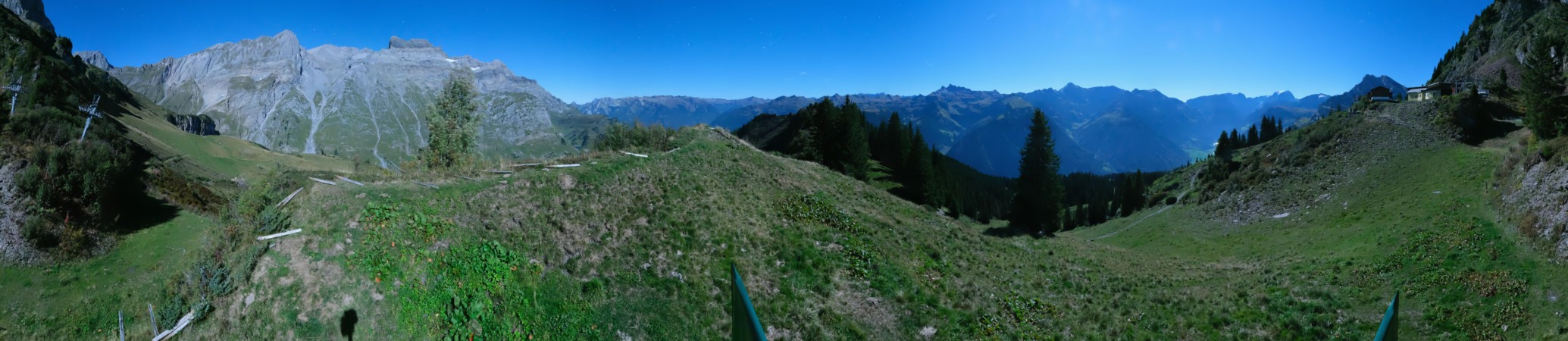Braunwald Sportbahnen Seblengrat snow cam captured at 25 September 2026 at 11:58 pm GMT+2
