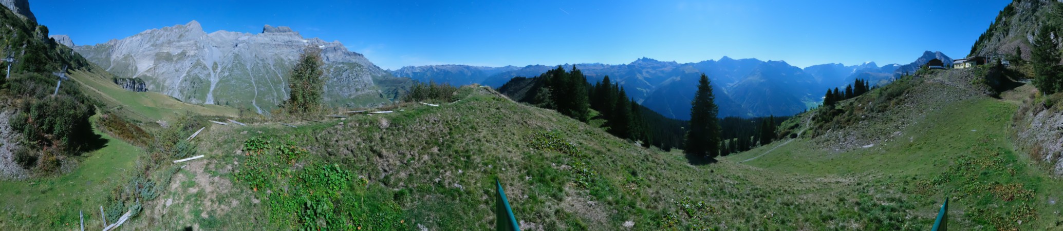 Braunwald Sportbahnen Seblengrat snow cam captured at 26 September 2026 at 11:58 pm GMT+2