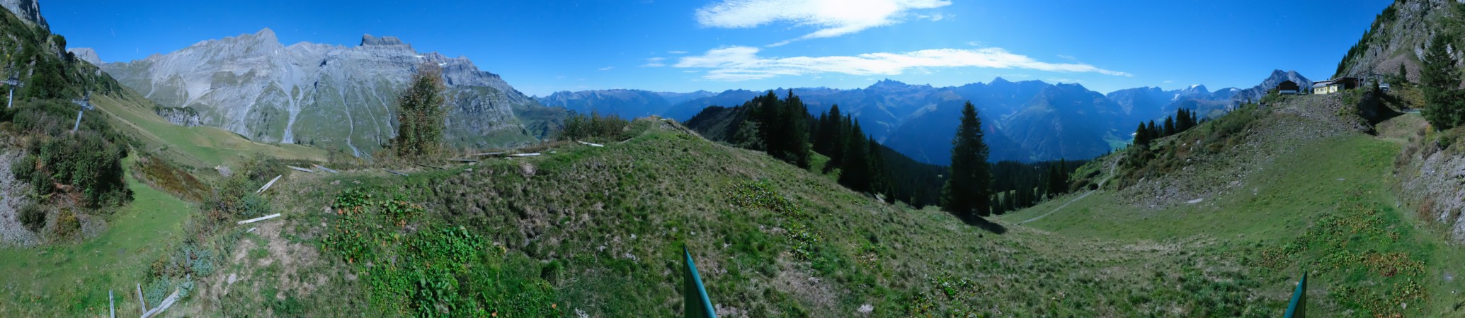 Braunwald Sportbahnen Seblengrat snow cam captured at 27 September 2026 at 11:57 pm GMT+2