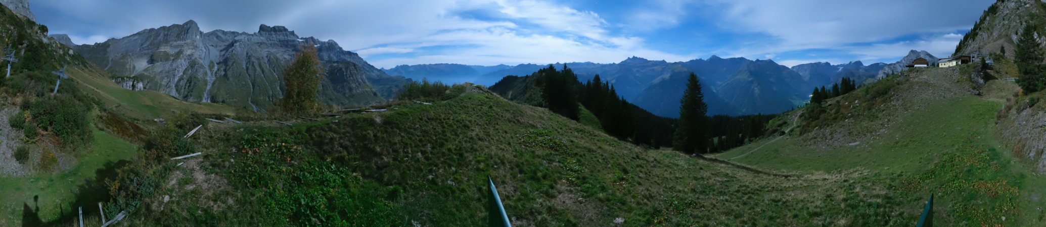 Braunwald Sportbahnen Seblengrat snow cam captured at 29 September 2026 at 11:59 pm GMT+2