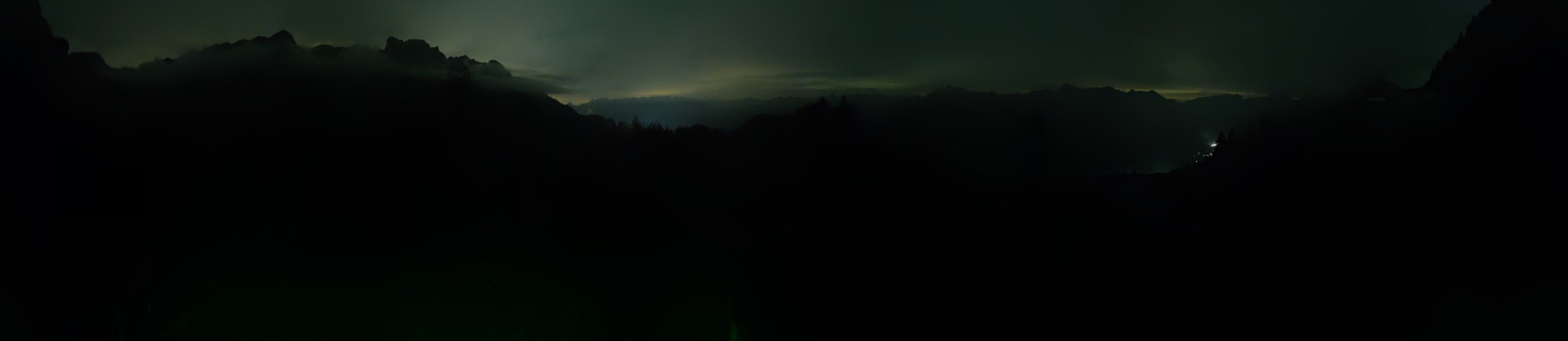 Braunwald Sportbahnen Seblengrat snow cam captured at 4 October 2026 at 11:49 pm GMT+2