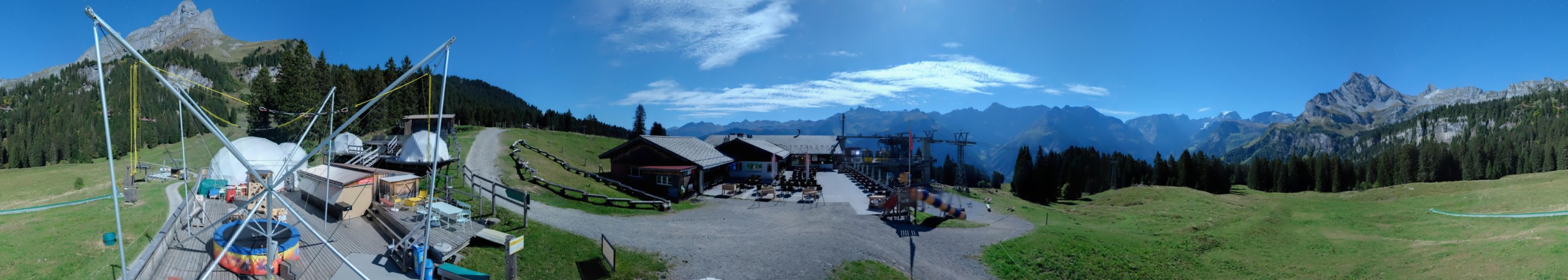 Braunwald Sportbahnen Z_Grotzenbüel snow cam captured at 27 September 2026 at 11:46 pm GMT+2