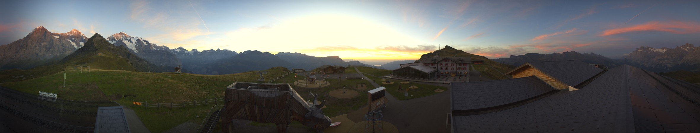 Grindelwald-Männlichen Gondelbahn AG Bergstation Männlichen snow cam captured at 12 September 2026 at 8:12 pm GMT+2