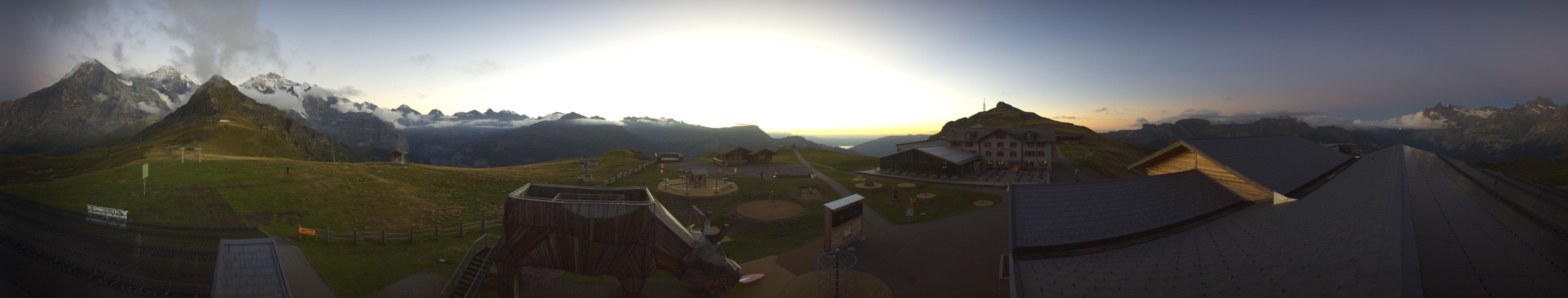 Grindelwald-Männlichen Gondelbahn AG Bergstation Männlichen snow cam captured at 14 September 2026 at 8:03 pm GMT+2