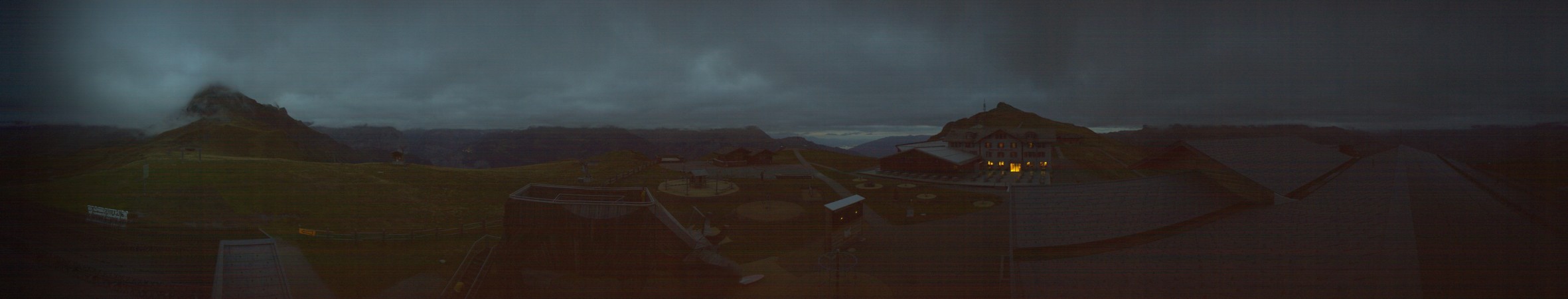 Grindelwald-Männlichen Gondelbahn AG Bergstation Männlichen snow cam captured at 17 September 2026 at 8:09 pm GMT+2
