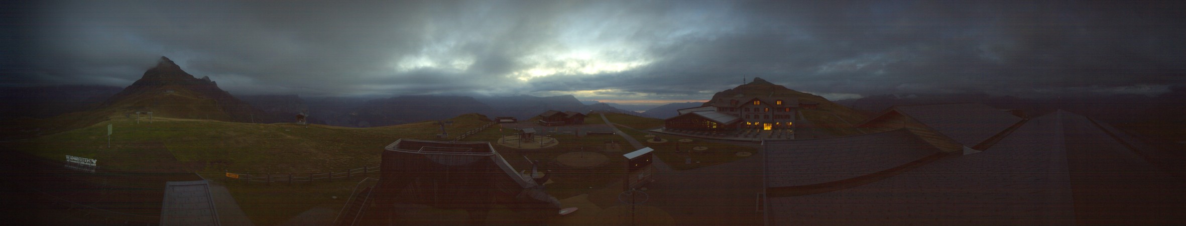 Grindelwald-Männlichen Gondelbahn AG Bergstation Männlichen snow cam captured at 18 September 2026 at 8:10 pm GMT+2