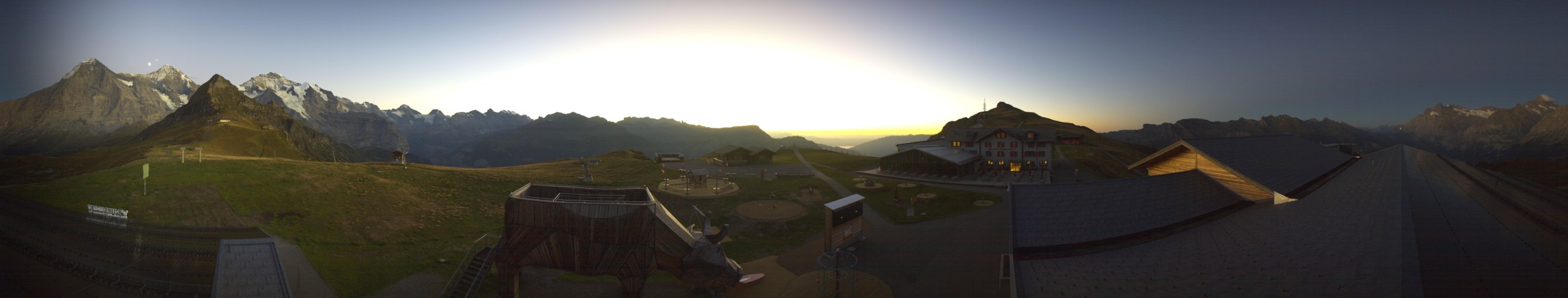 Grindelwald-Männlichen Gondelbahn AG Bergstation Männlichen snow cam captured at 22 September 2026 at 8:04 pm GMT+2