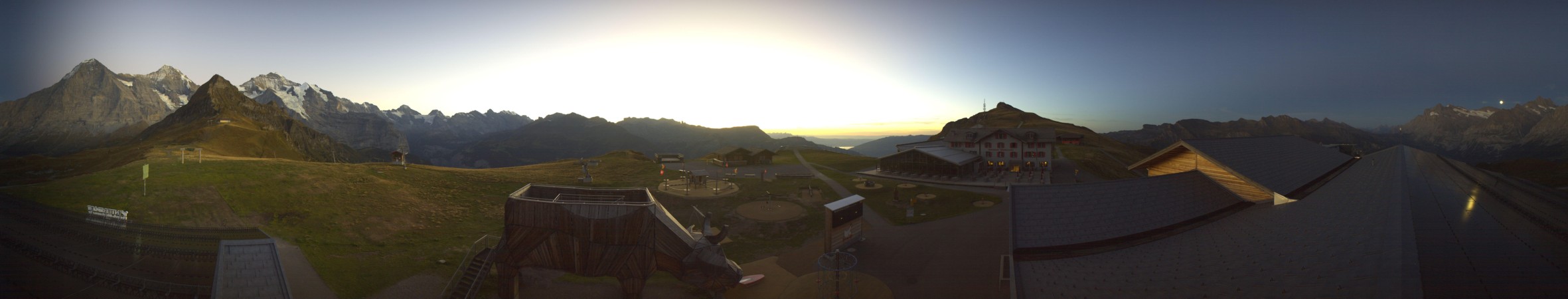 Grindelwald-Männlichen Gondelbahn AG Bergstation Männlichen snow cam captured at 26 September 2026 at 7:50 pm GMT+2