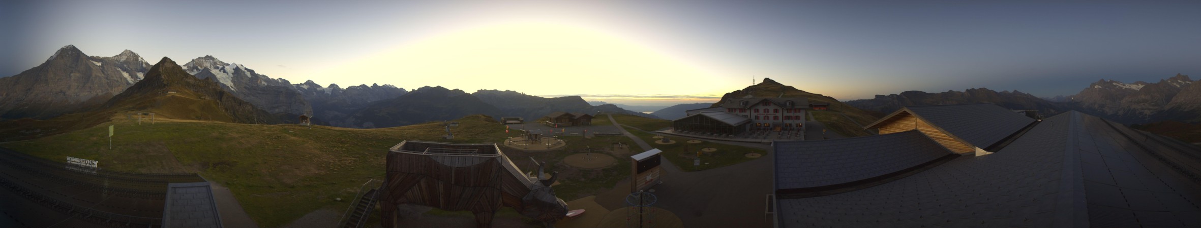 Grindelwald-Männlichen Gondelbahn AG Bergstation Männlichen snow cam captured at 27 September 2026 at 7:35 pm GMT+2