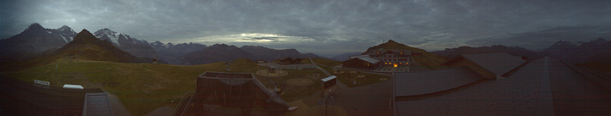 Grindelwald-Männlichen Gondelbahn AG Bergstation Männlichen snow cam captured at 30 September 2026 at 7:41 pm GMT+2