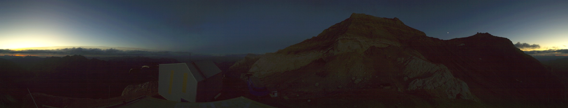 Gstaad 3000 Cabane snow cam captured at 18 September 2026 at 7:59 pm GMT+2