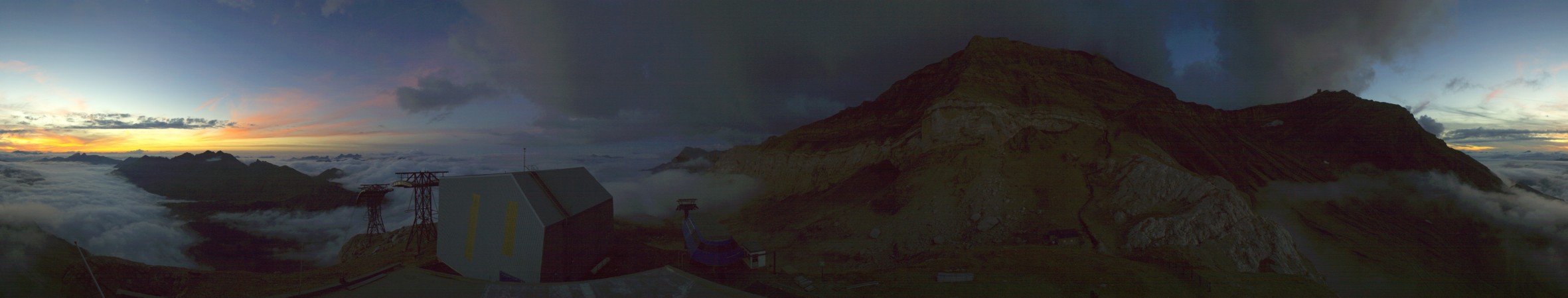 Gstaad 3000 Cabane snow cam captured at 2 October 2026 at 7:32 pm GMT+2