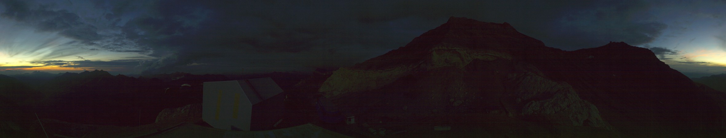 Gstaad 3000 Cabane snow cam captured at 4 October 2026 at 7:34 pm GMT+2