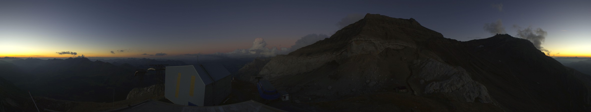 Gstaad 3000 Cabane snow cam captured at 5 October 2026 at 8:10 pm GMT+2