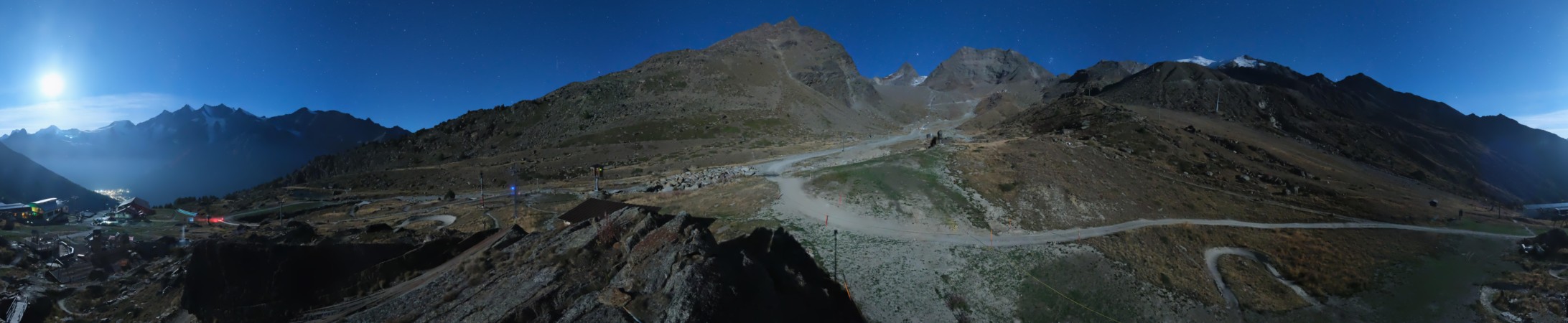 Hohsaas Bergbahnen Kreuzboden 2400m snow cam captured at 21 September 2026 at 11:54 pm GMT+2