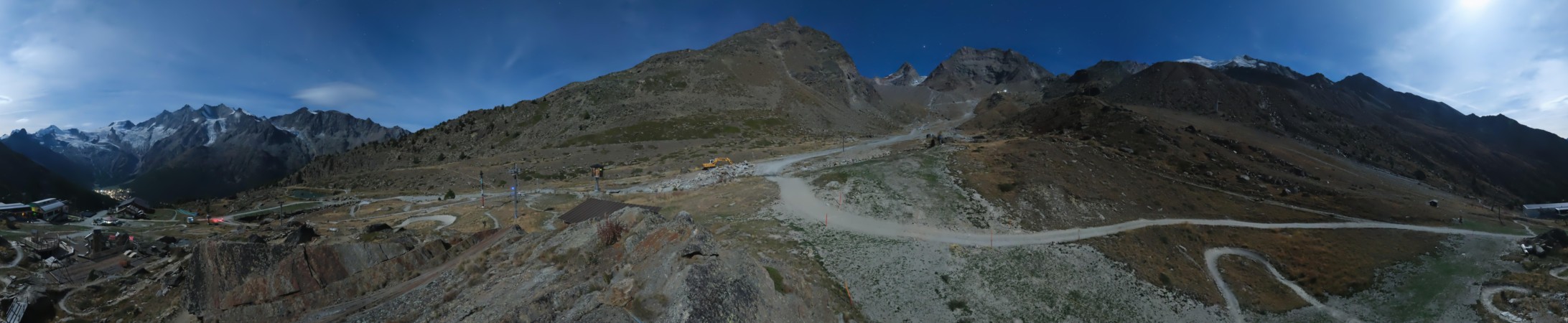 Hohsaas Bergbahnen Kreuzboden 2400m snow cam captured at 24 September 2026 at 11:51 pm GMT+2
