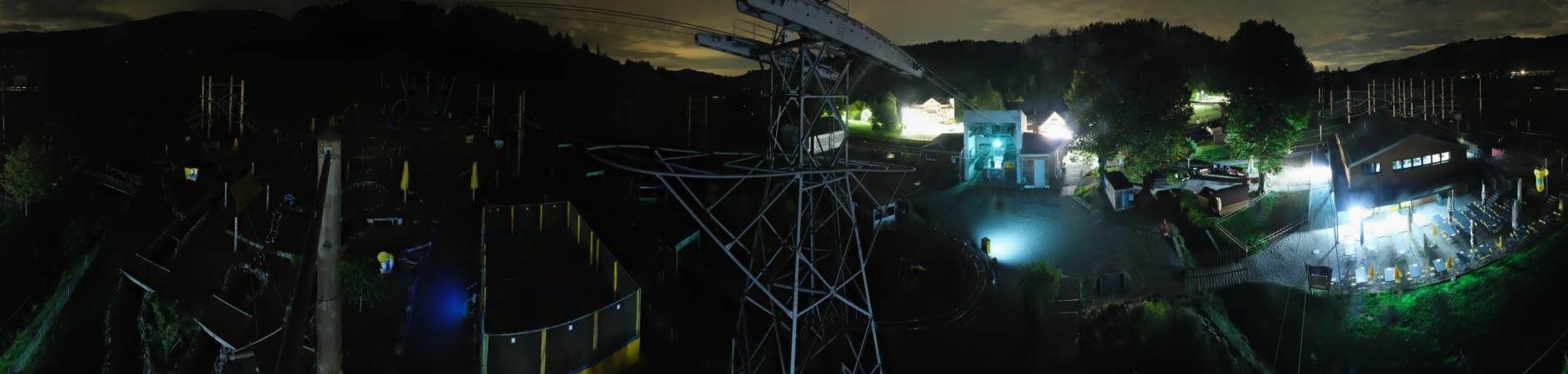 Kronberg Luftseilbahn Kronberg Talstation snow cam captured at 17 September 2026 at 11:50 pm GMT+2