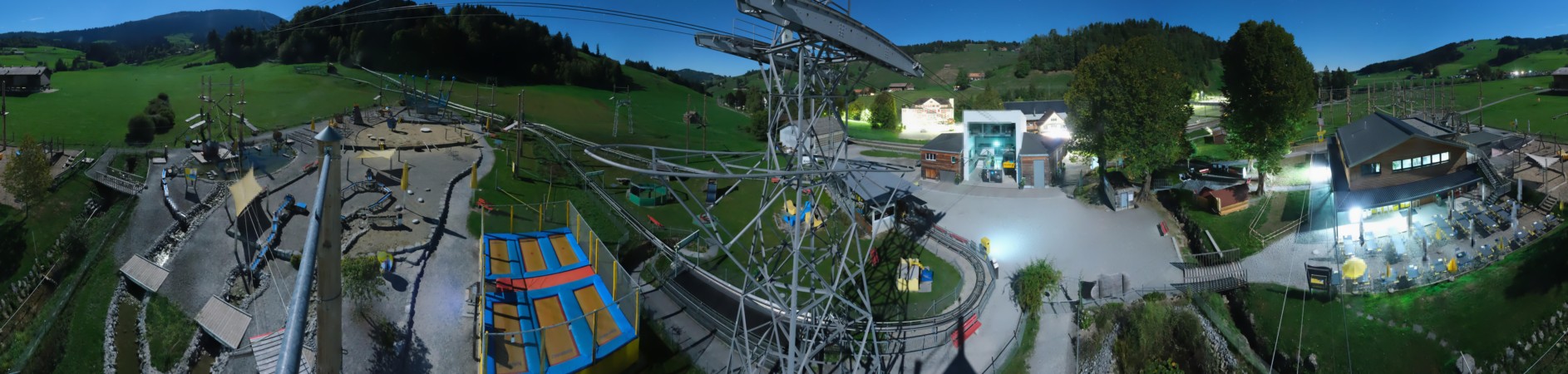 Kronberg Luftseilbahn Kronberg Talstation snow cam captured at 25 September 2026 at 11:52 pm GMT+2