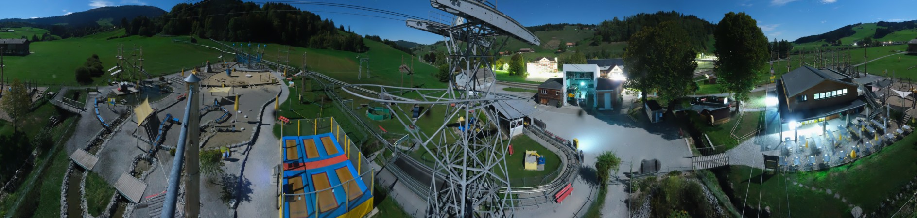 Kronberg Luftseilbahn Kronberg Talstation snow cam captured at 27 September 2026 at 11:51 pm GMT+2