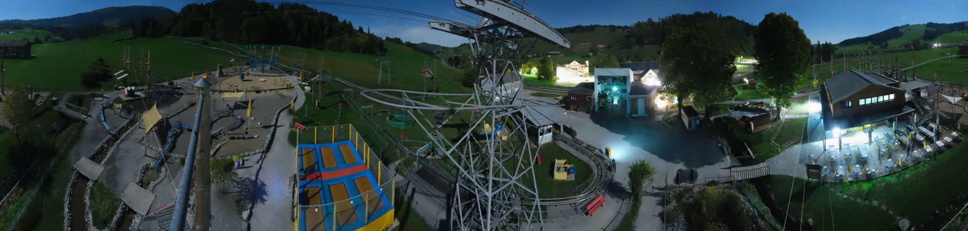 Kronberg Luftseilbahn Kronberg Talstation snow cam captured at 28 September 2026 at 11:56 pm GMT+2