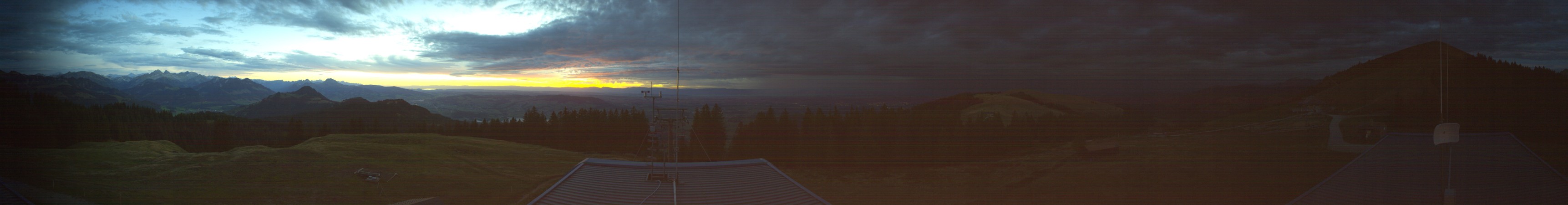 La Berra SRM La Berra snow cam captured at 13 September 2026 at 8:27 pm GMT+2