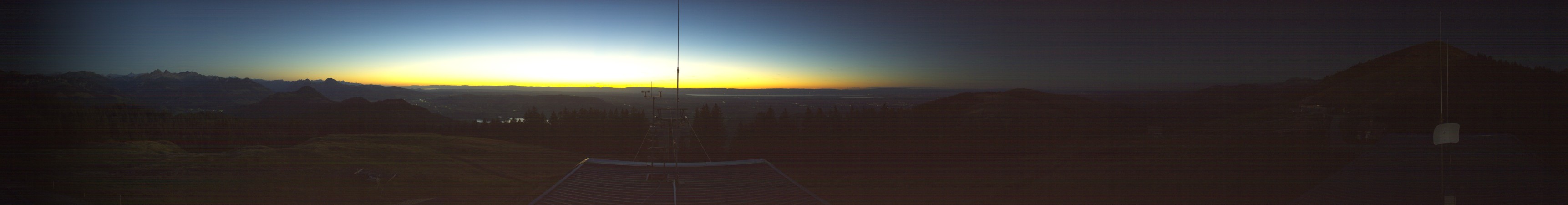 La Berra SRM La Berra snow cam captured at 14 September 2026 at 8:37 pm GMT+2