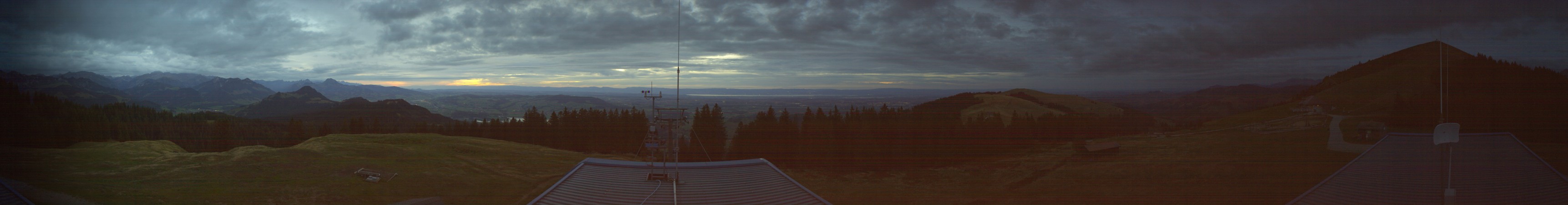 La Berra SRM La Berra snow cam captured at 17 September 2026 at 8:21 pm GMT+2