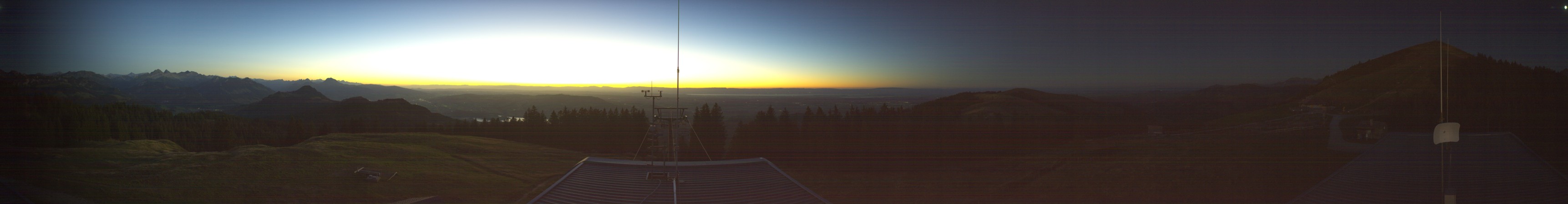 La Berra SRM La Berra snow cam captured at 22 September 2026 at 8:16 pm GMT+2