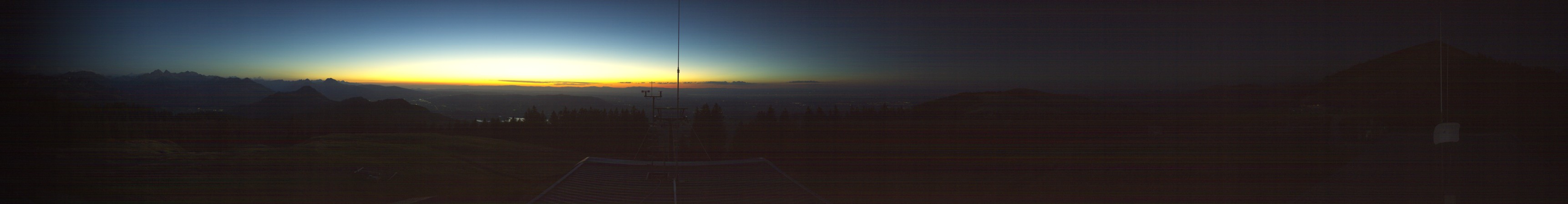 La Berra SRM La Berra snow cam captured at 5 October 2026 at 7:54 pm GMT+2