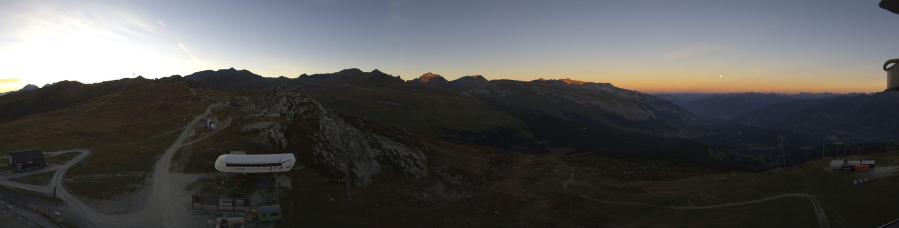 Laax Flims Falera - Weisse Arena Crap Sogn Gion Plaun snow cam captured at 25 September 2026 at 7:19 pm GMT+2