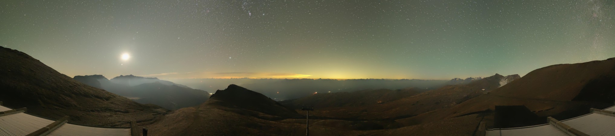 Laax Flims Falera - Weisse Arena La Siala snow cam captured at 6 October 2026 at 3:50 am GMT+2