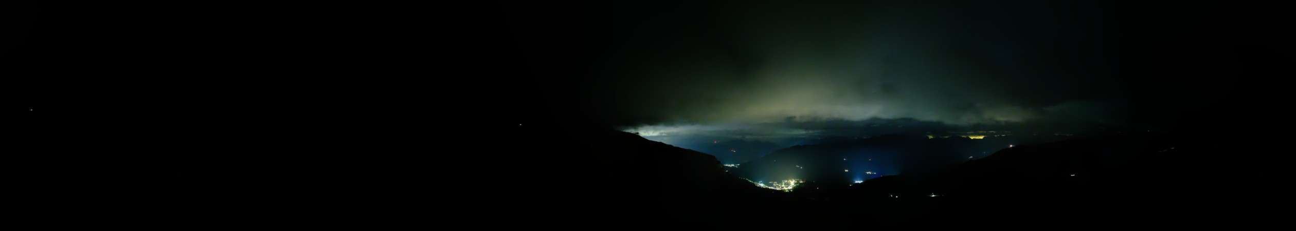 Laax Flims Falera - Weisse Arena Mutta Rodunda snow cam captured at 13 September 2026 at 11:57 pm GMT+2