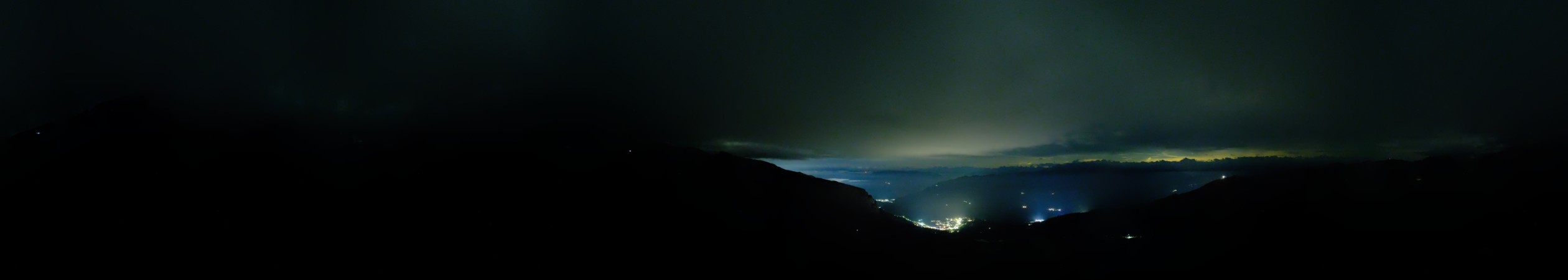 Laax Flims Falera - Weisse Arena Mutta Rodunda snow cam captured at 17 September 2026 at 11:50 pm GMT+2