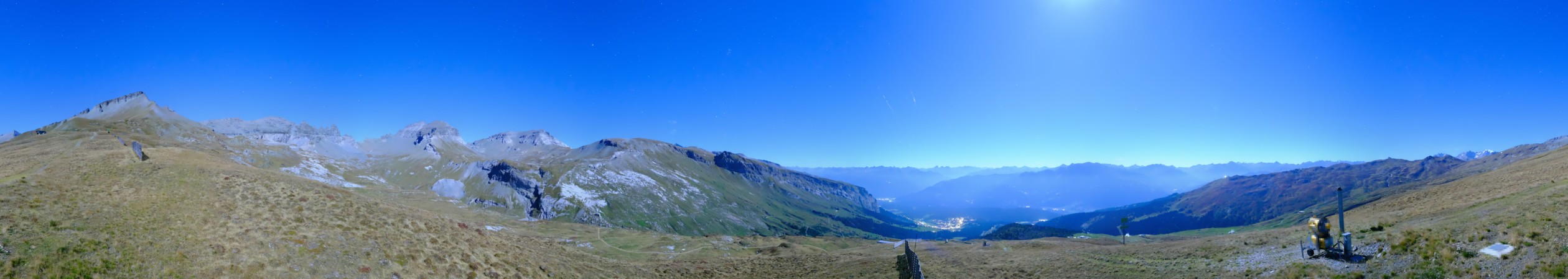 Laax Flims Falera - Weisse Arena Mutta Rodunda snow cam captured at 25 September 2026 at 11:54 pm GMT+2