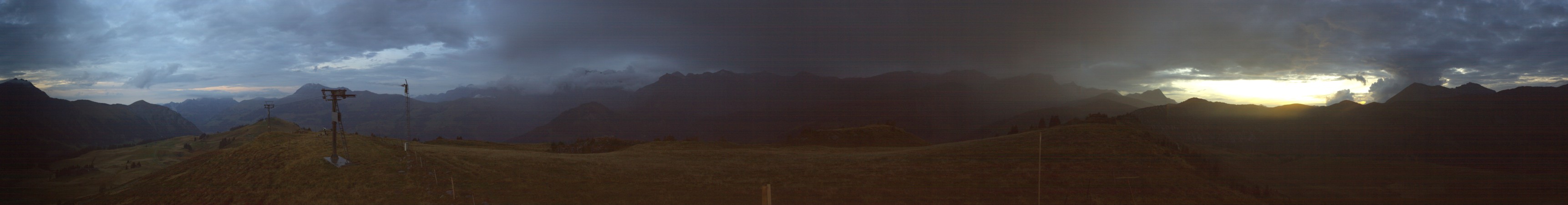 Lenk Bergbahnen Betelberg snow cam captured at 4 October 2026 at 7:27 pm GMT+2