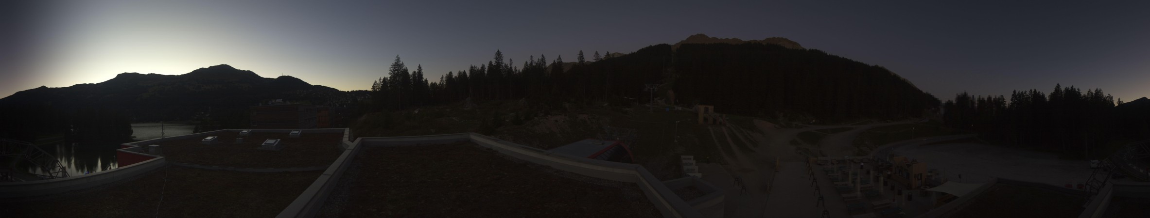Lenzerheide Bergbahnen Talstation snow cam captured at 22 September 2026 at 7:43 pm GMT+2