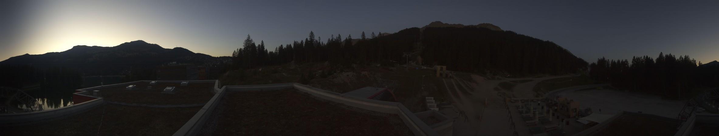 Lenzerheide Bergbahnen Talstation snow cam captured at 30 September 2026 at 7:45 pm GMT+2